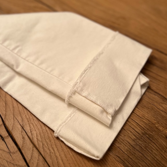 Banana Republic. Size 25. NWOT. White, girlfriend cut fold up, raw hem jeans. - Picture 3 of 8